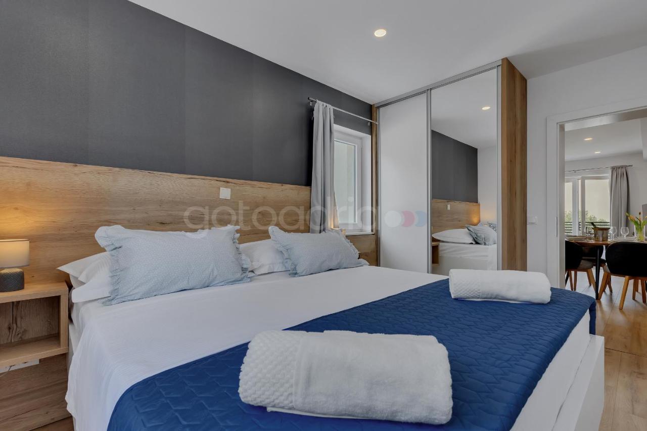 Newly Built Luka Apartment Makarska